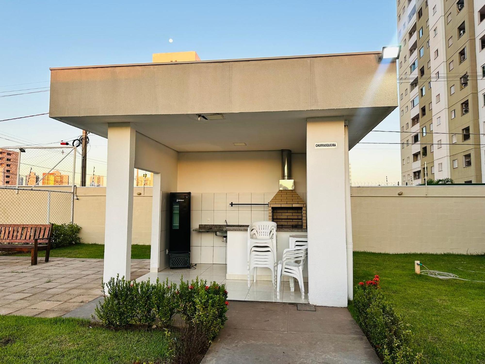 Apartamento Com Garagem E Piscina - Cuiabá