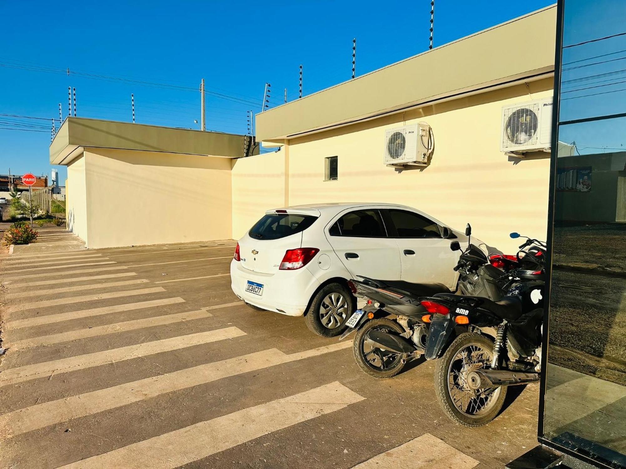 Apartamento Com Garagem E Piscina - Cuiabá